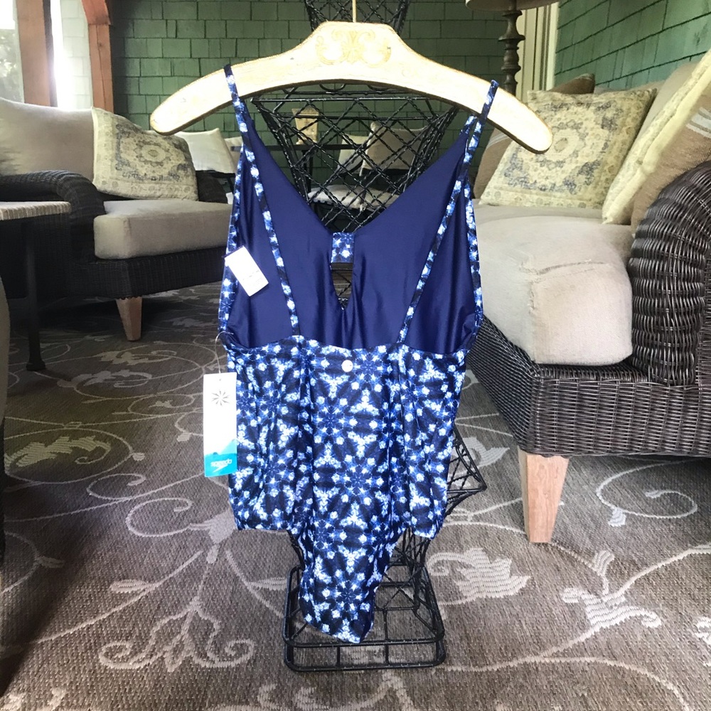 Speedo Printed Marla 1 piece swimsuit  Lg NWT - Picture 3 of 6